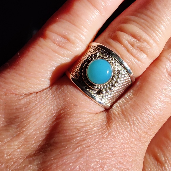 Chalcedony Ring, size 8 - Picture 2 of 9